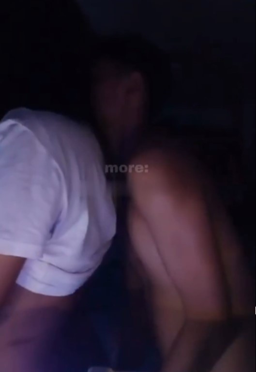 Kakak Nyelinap Ke Kamar Adek Minta Jatah